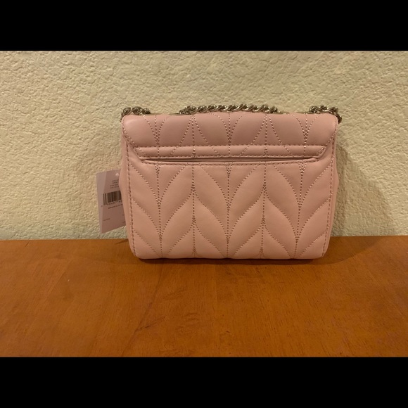 Mini Emelyn - Picture 2 of 5